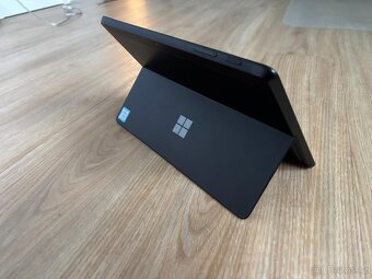 Microsoft Surface Go 3 - 2