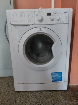 Pračka Indesit - 2