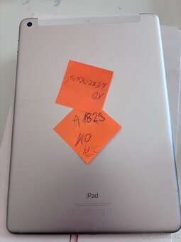 iPad Apple A1823 - 2