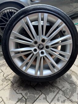 Sada alu kol Škoda Superb 3 R19 Canopus 235/40 R19 - 2