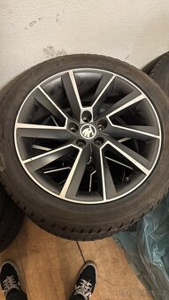 Sada kol 17’ Škoda se zimními pneumatikami Hankook - 2