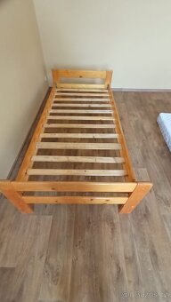 Prodám dřevěnou postel s zanovni matrací - 2