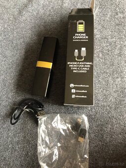 Powerbanka ve tvaru rtěnky - 2