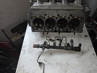 Díly z motoru CFFB - 2