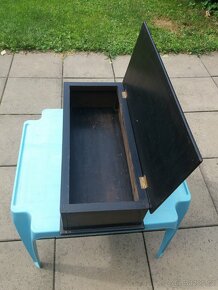 Dřevěná skřiňka. - 2