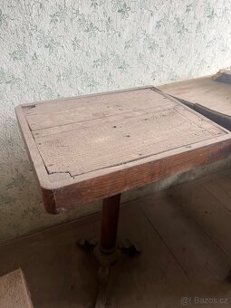 Starožitný stolek - 2