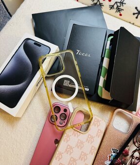 Krásný iphone 15 pro Max 256gb - 2