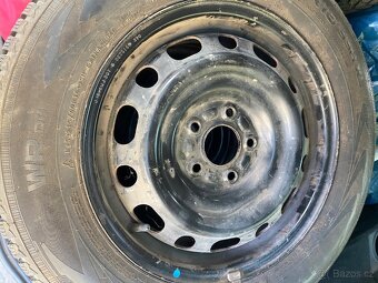 Plechové disky 16” 5x114,3 a zimní pneu 215/60/R16 - 2