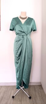 Společenské šaty v olivové barvě - 2