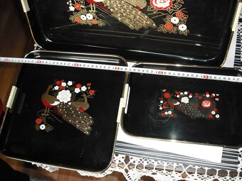 retro plastové podnosy - 2