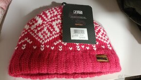 Nová dívčí  zimní čepice vel. 3-5 let - 2