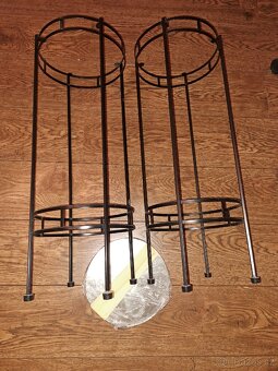 2x stolek na květiny - 2