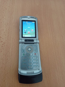 Motorola V3XX - 2