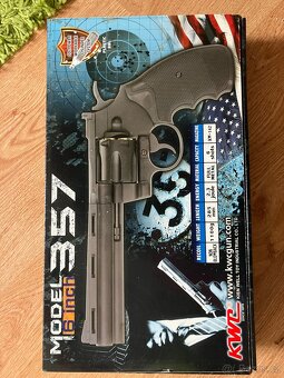 Revolver, model 357, celokov, na plyn/airsoft - 2