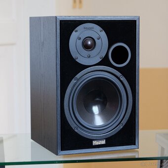 MAGNAT - vector 2 - bedny v krasnem stavu + cetr Magnat - 2