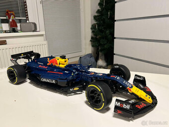 Nová stavebnice vozu F1 Red Bull 19 - 2