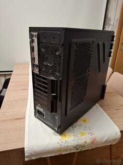 Domácí počítač Intel i5 - 2
