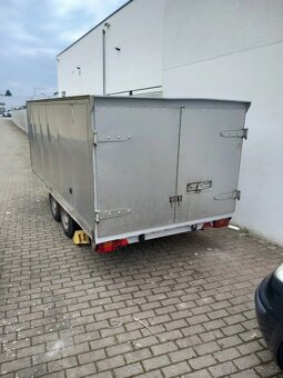 Skříňový izolovaný brzděný přívěs Beroun - 2