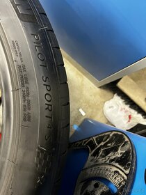 Michelin 265/40 r21 - 2