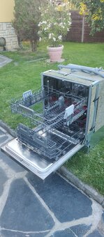 Vestavná myčka Whirlpool 60cm - 2
