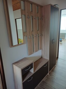 Předsíňová stěna - šatna - 2