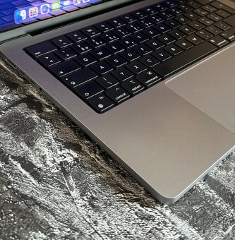 MacBook Pro 14" (2021) – Apple M1 Pro - 2