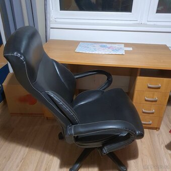 Psací stůl 1 dveře, 4 zásuvky. - 2