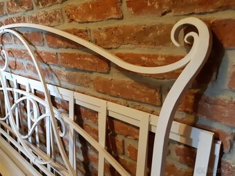 bila kovana kovova postel, umelecke kovarstvi 180x200 - 2