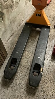 Paletový vozík s váhou do 2000kg - paletové vozíky - 2