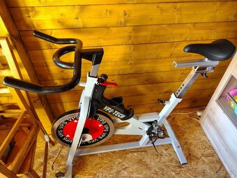 Spinningové kolo VPS top stav + nové SPD pedály - 2