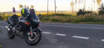 Suzuki GSX 750f katana - 2