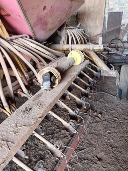 Prodám pneusej acord 6m - 2