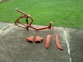 Rám a díly Jawa pionýr 555 - 2