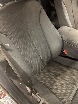 BMW 3 - F30 - sedačky - 2