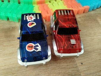 Fosforeskující autodráha + 2x autíčko - 2