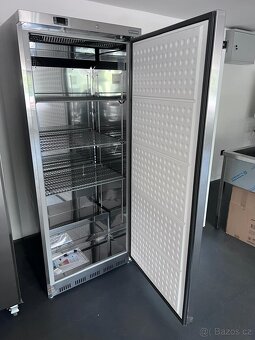 Lednice UR600ss - nová - 2