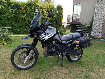 Triumph Tiger 885i - 2