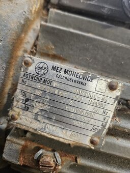 Elektromotor s převodovkou - 2