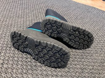 Sněhule Decathlon 34/35 top stav - 2