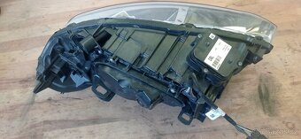 Pravé přední světlo Volvo XC60 - 2