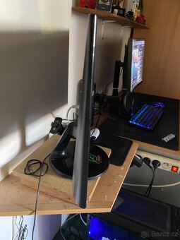 Samsung Monitor - 2