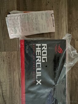 ROG Herculx Graphics Card Holder - 2