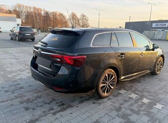 Toyota Avensis 2.0 D-4D Premium - 2