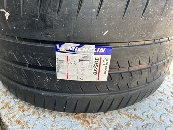 Sada - NOVÉ - letní 245/35 R20 + 305/30 R21 Michelin - 2