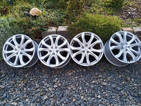 Prodám Alutec W10X (PS) 9x20 5x112 ET52 CB66.6 Stříbrný lak - 2