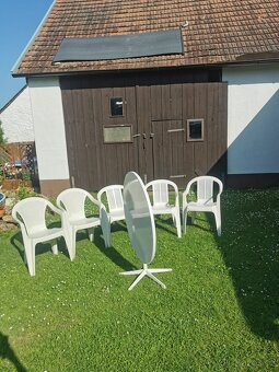 Set zahradního nábytku, plastové židle, kovový skládací stůl - 2