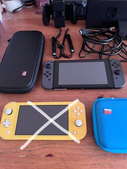 Nintendo Switch i Lite v TOP stavu + příslušenství - 2