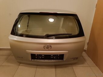 Dveře Toyota Avensis T25 - 2