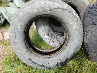 Mix zaběrové pneu 315/70 R22,5 - 2