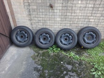 plechové disky 6Jx14 H2, ET37, 5x100 se zim. pneu 185/60 R14 - 2